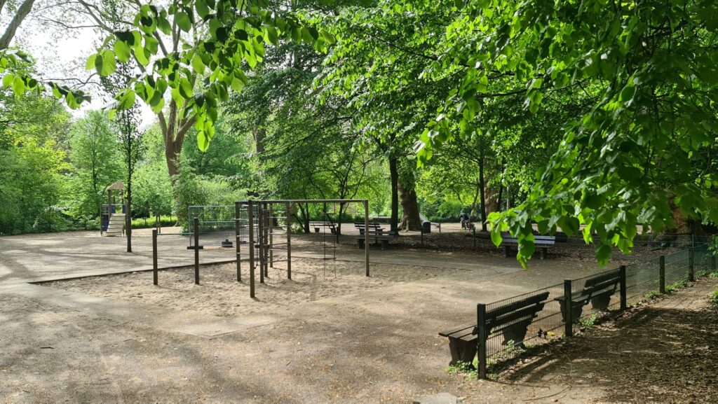 Von-Wedelstaedt-Park, Parkstr.